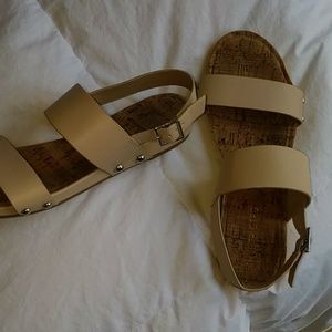Women's size 8 beige pink sandas